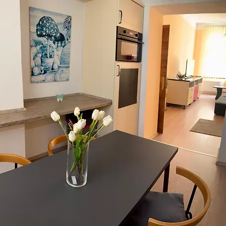 Golden X Cross Apartment